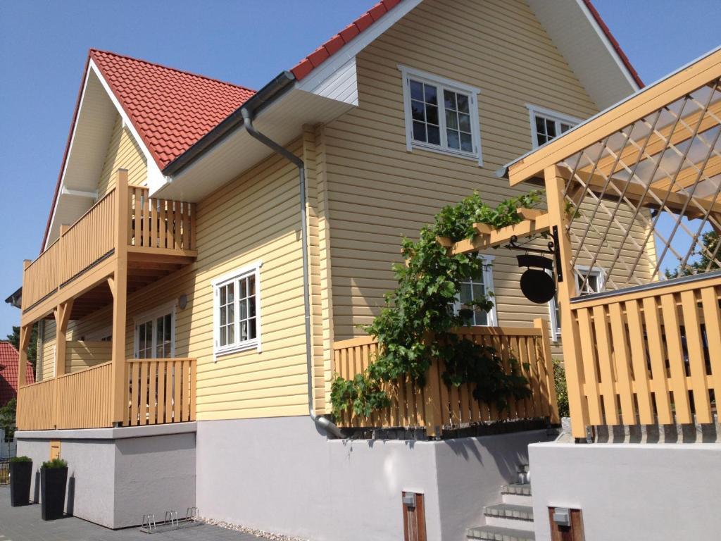 Haus Stoertebeker Appartements - Hotel Garni, Seebad Lubmin Exterior photo
