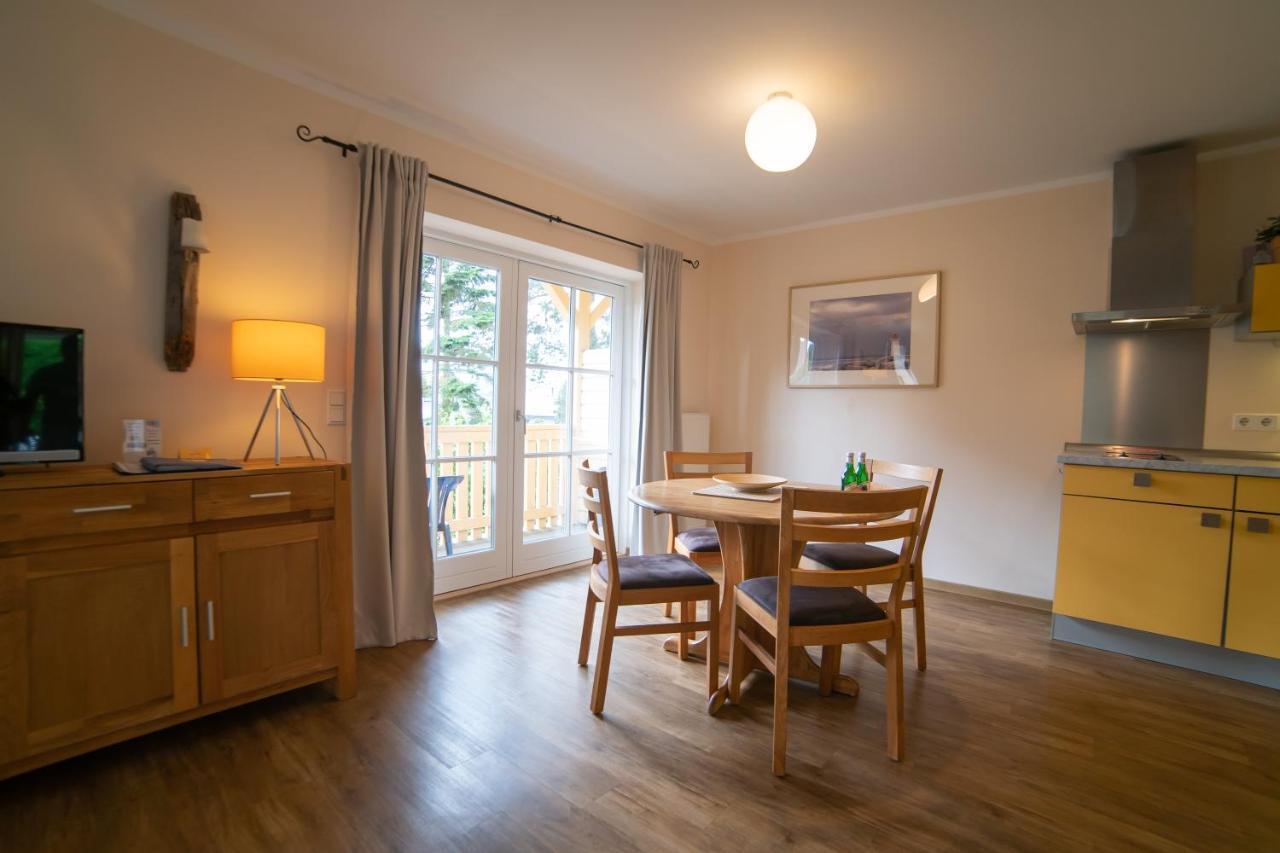 Haus Stoertebeker Appartements - Hotel Garni, Seebad Lubmin Exterior photo